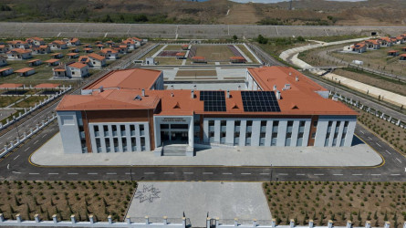 Azərbaycan Respublikasının Prezidenti İlham Əliyev və birinci xanım Mehriban Əliyeva mayın 9-da Cəbrayıl rayonunun Şükürbəyli kəndinin açılışında iştirak ediblər.