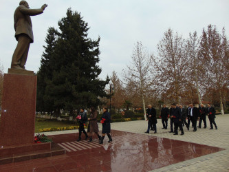 12 dekabr Ümummilli Lider Heydər Əliyevin anım günüdür