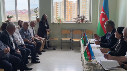 Rayon rəhbəri Bakı şəhəri, Qaradağ rayonu, Qobu Park 3-də rayon sakinləri ilə səyyar görüş-qəbul keçirib