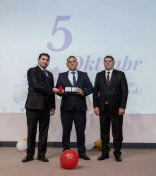 Təhsil işçilərimiz təltif edilib