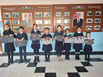 Cəbrayıl rayon ümumtəhsil məktəblərinin şagirdləri məktəbli geyimləri ilə təmin edilib