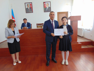 Rayon İcra Hakimiyyətinin başçısı Respublika Fənn Olimpiadalarının qalibləri ilə görüş keçirib
