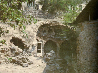 Cəbrayıl rayonunun tarixi-memarlıq abidələrindən olan  Sultan Allahverdi hamamı və ya Sultan Məcid hamamı