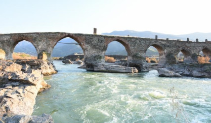 Xudafərin körpüləri