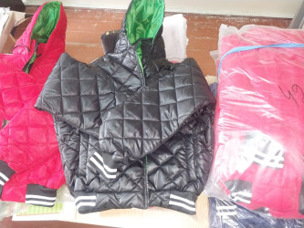 Cəbrayıl rayonunun aztəminatlı ailələrinin övladlarına Qaçqınların və Məcburi Köçkünlərin İşləri üzrə Dövlət Komitəsi tərəfindən məktəbli geyimləri və gödəkçələr hədiyyə edilib