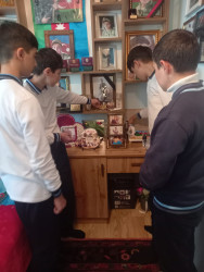 Cəbrayıl rayonu üzrə Uşaq Səfirlər Məclisinin fəalları şəhid Süleymanov Əyyub Rasim oğlunun ailəsini ziyarət ediblər