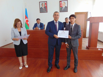 Rayon İcra Hakimiyyətinin başçısı Respublika Fənn Olimpiadalarının qalibləri ilə görüş keçirib