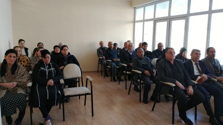 İcra başçısı Kürdəmir rayonunda yerləşən köçkün şəhərciyində  rayon sakinləri ilə səyyar görüş-qəbul keçirib