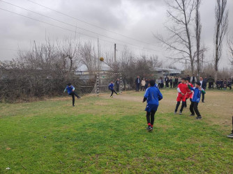 Oğlanlar arasında mini-futbol üzrə yarış keçirilib