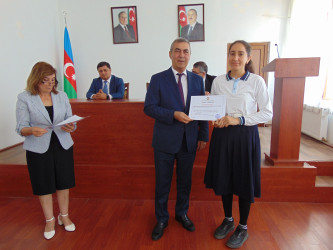 Rayon İcra Hakimiyyətinin başçısı Respublika Fənn Olimpiadalarının qalibləri ilə görüş keçirib