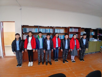 Cəbrayıl rayonunun aztəminatlı ailələrinin övladlarına Qaçqınların və Məcburi Köçkünlərin İşləri üzrə Dövlət Komitəsi tərəfindən məktəbli geyimləri və gödəkçələr hədiyyə edilib